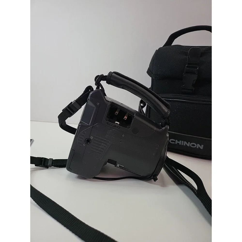 Chinon 35MM‎ Film Camera W/ Bag Genesis II - Works No Battery Cover.